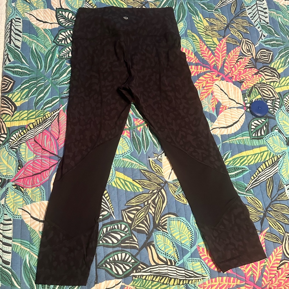 Lululemon cropped leopard print leggings